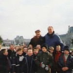 Փարիզի մանկական ֆուտբոլային թիմի հետ / С детской футбольной командой Парижа / With children’s football team in Paris